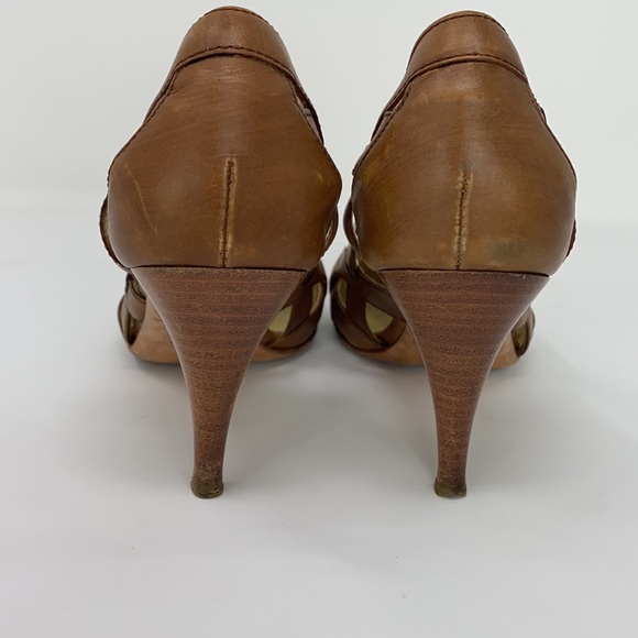 Prada pumps wooden heel in camel - Picture 3 of 8